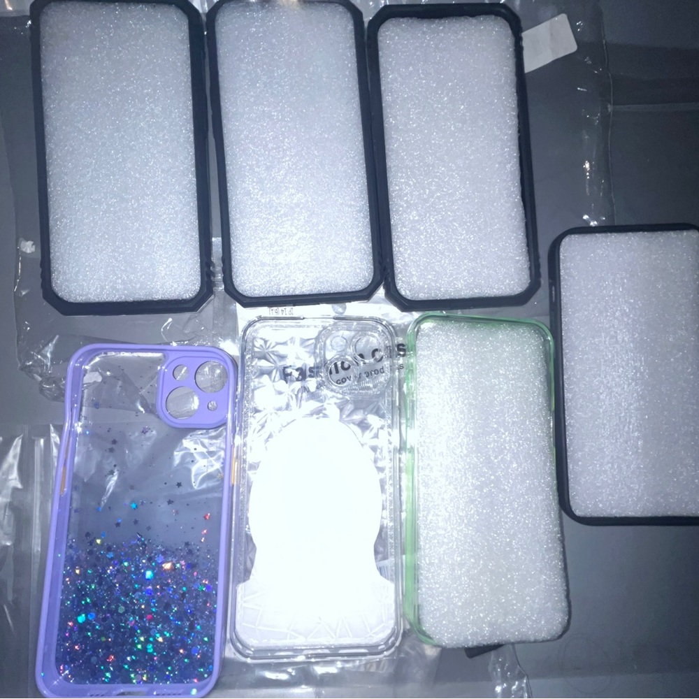 iPhone 14 cases - Picture 2 of 3